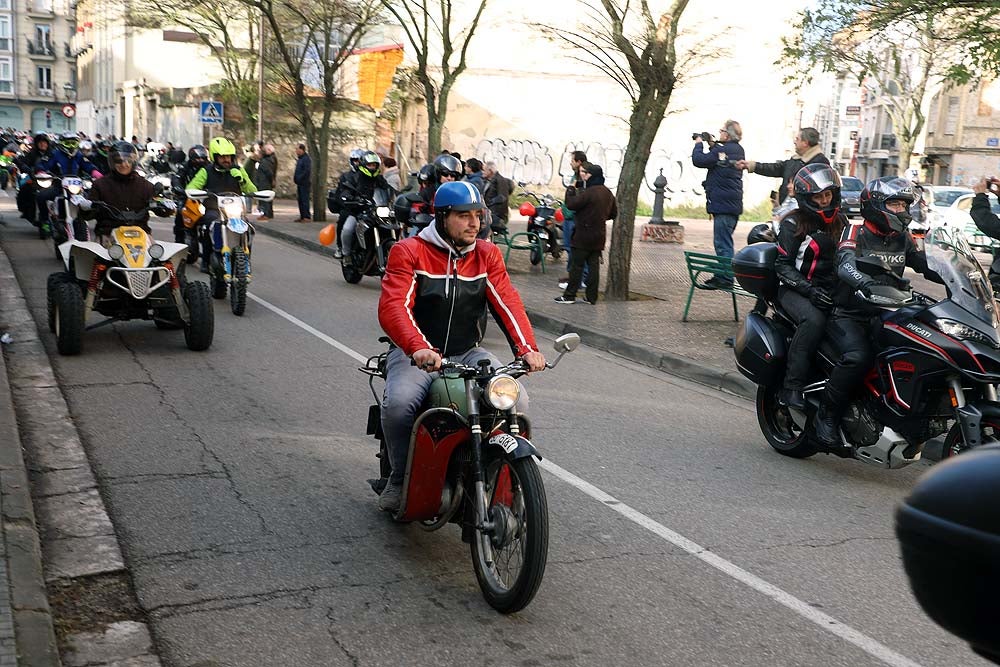 Papá Noel llega en moto