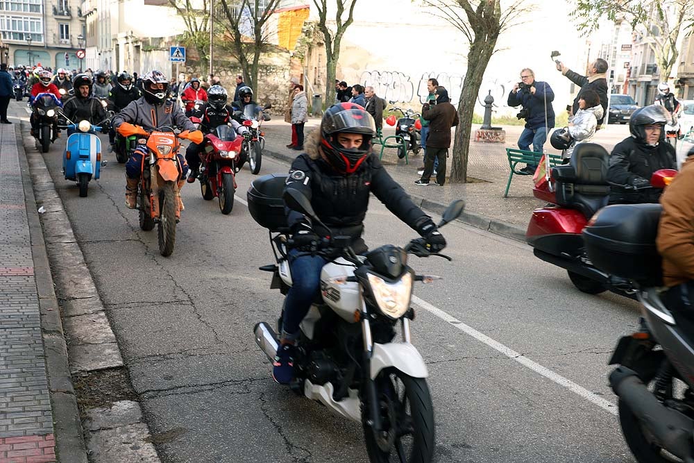 Papá Noel llega en moto