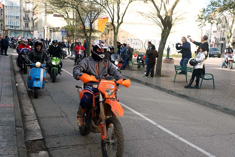 Papá Noel llega en moto