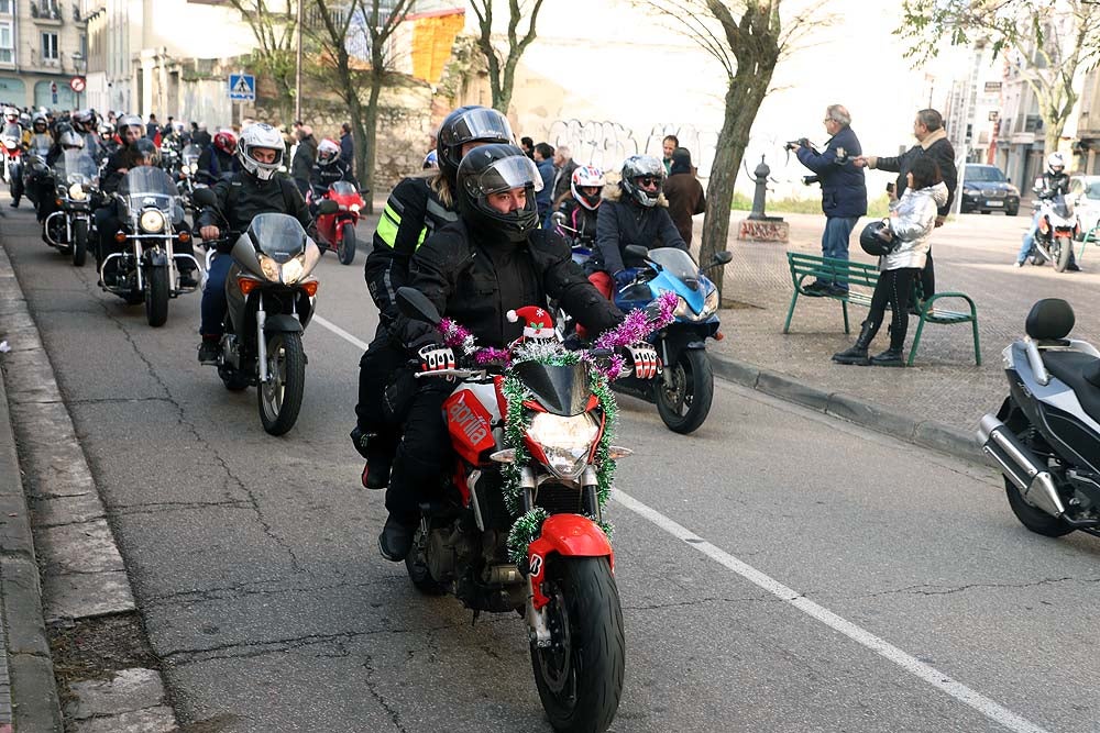 Papá Noel llega en moto