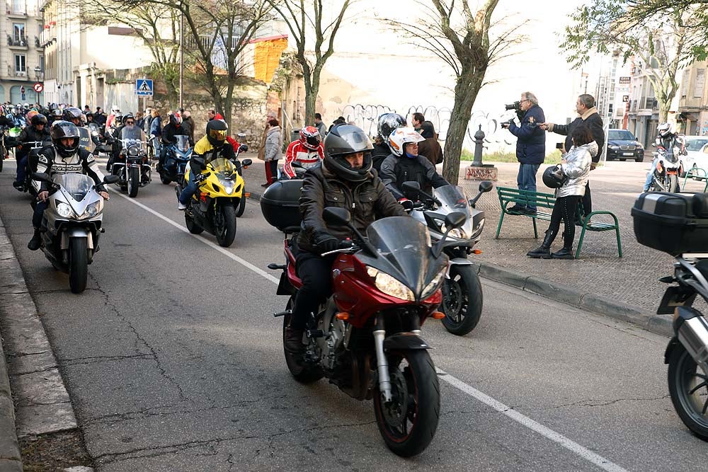 Papá Noel llega en moto