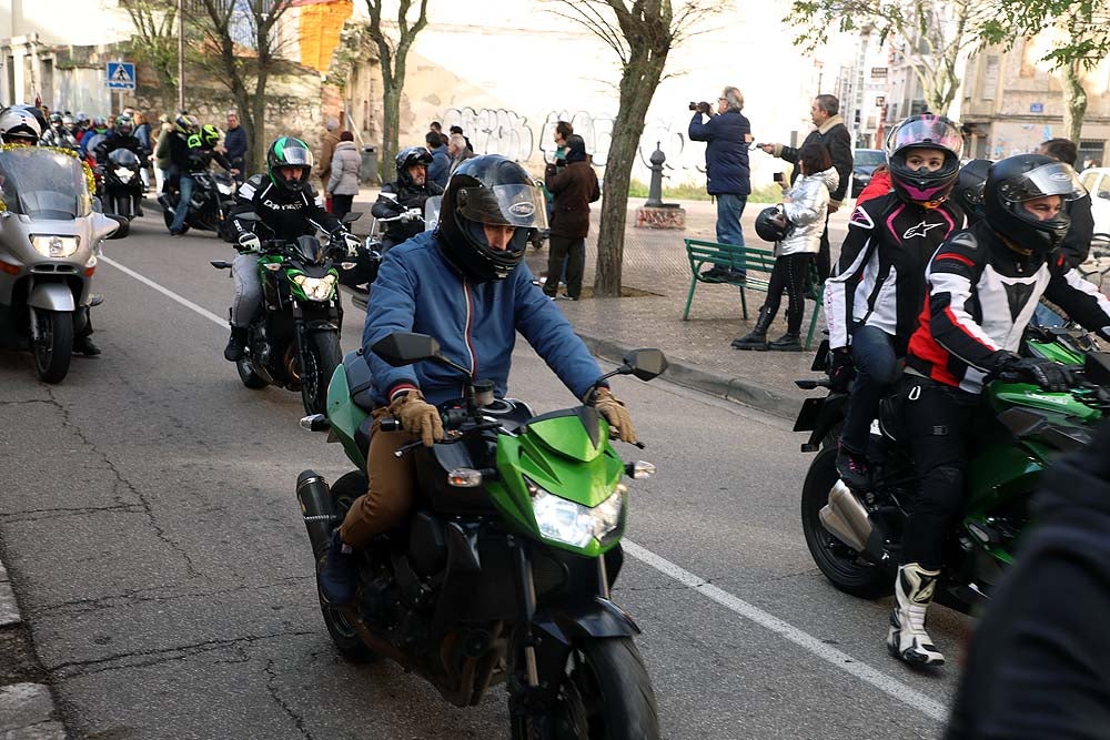 Papá Noel llega en moto