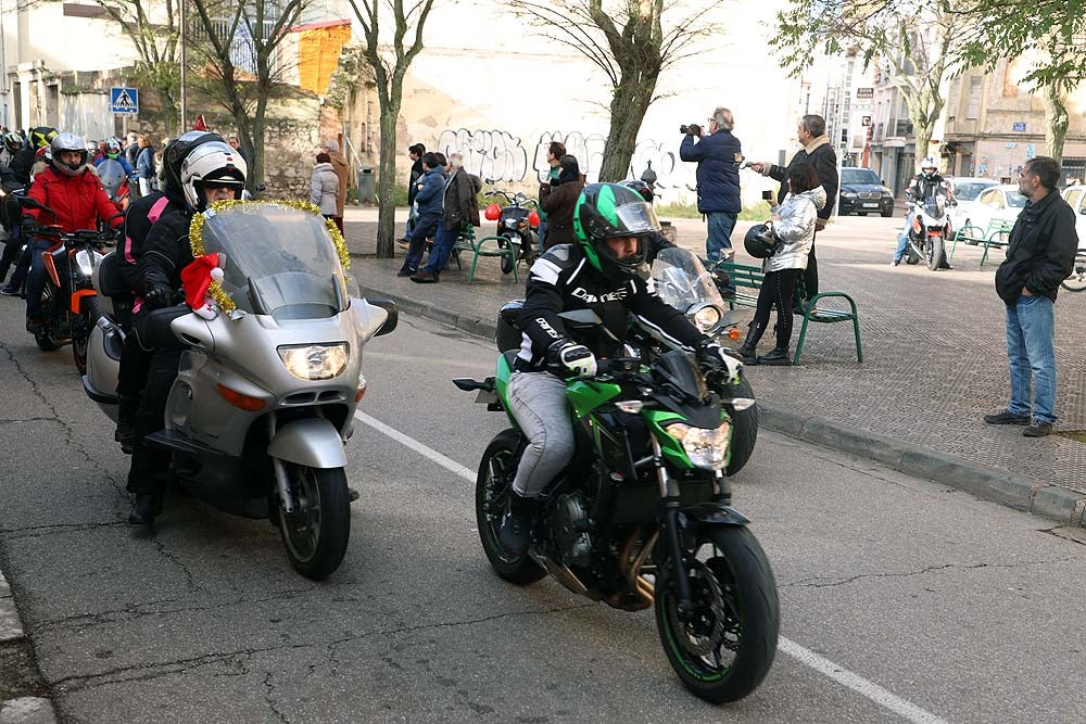 Papá Noel llega en moto