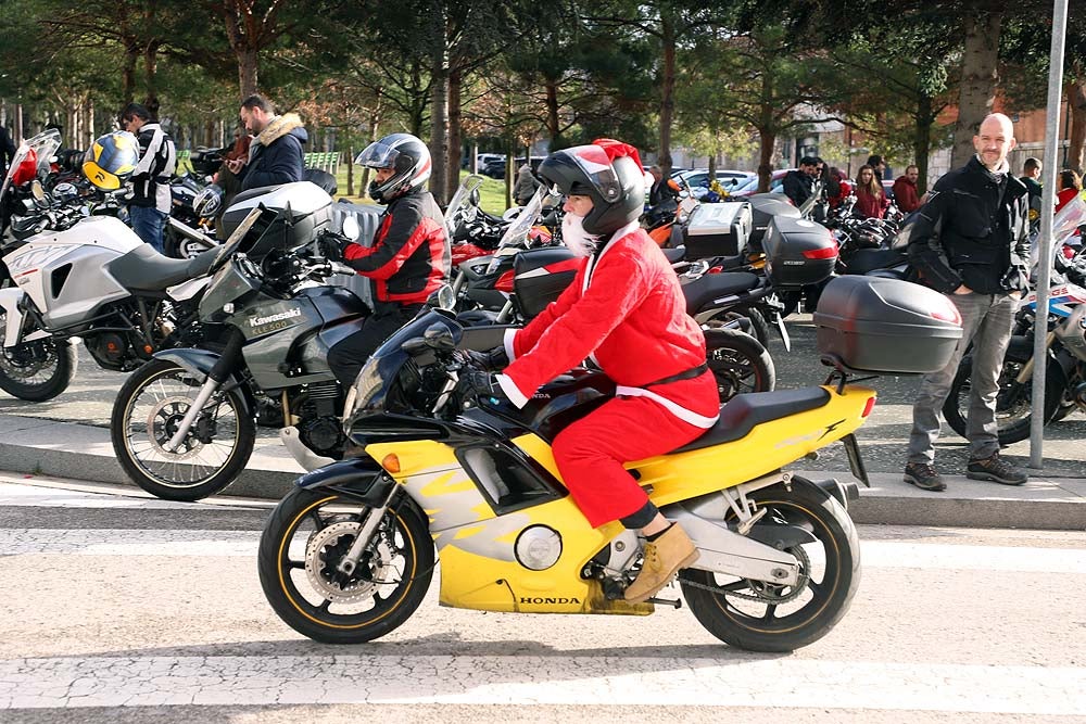 Papá Noel llega en moto