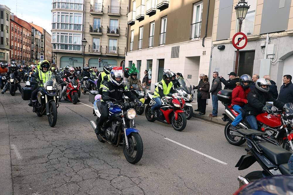 Papá Noel llega en moto