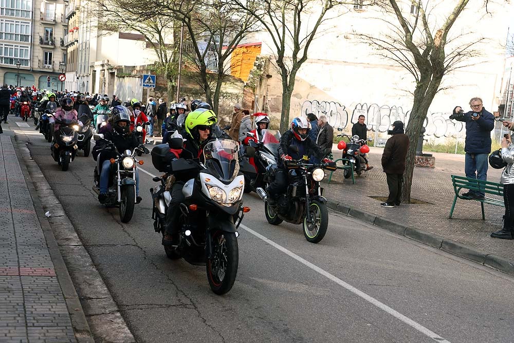 Papá Noel llega en moto