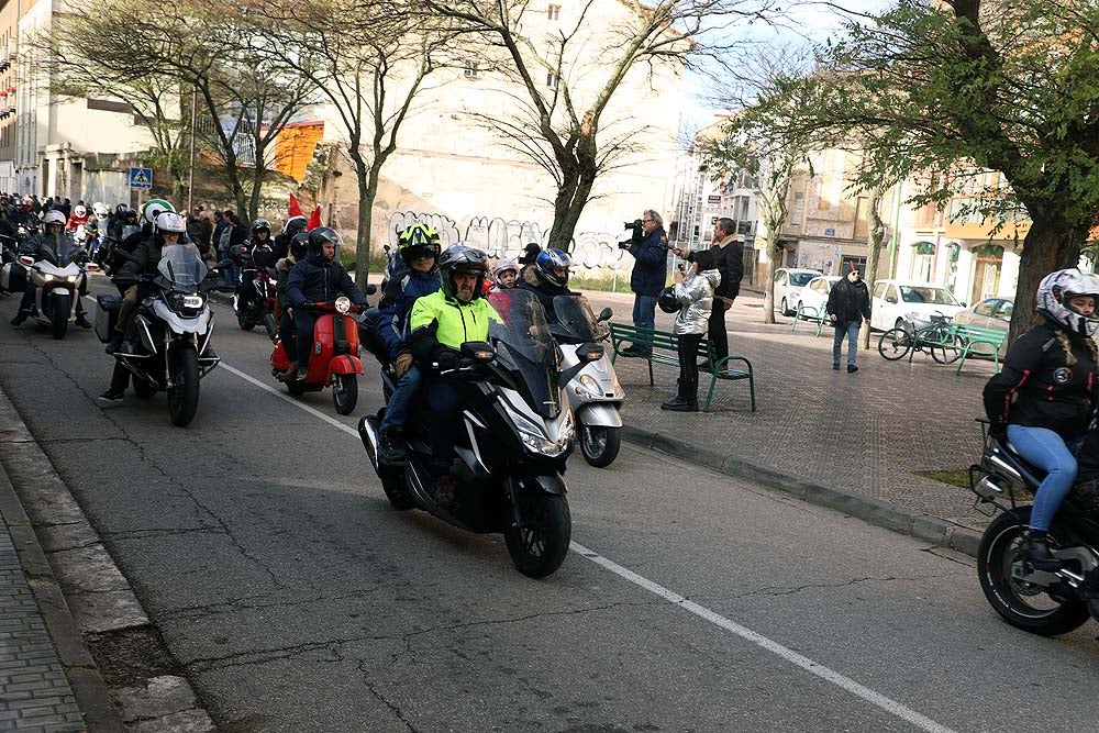 Papá Noel llega en moto