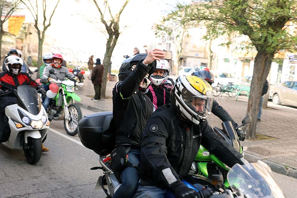 Papá Noel llega en moto