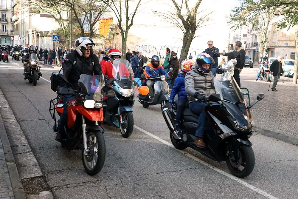 Papá Noel llega en moto