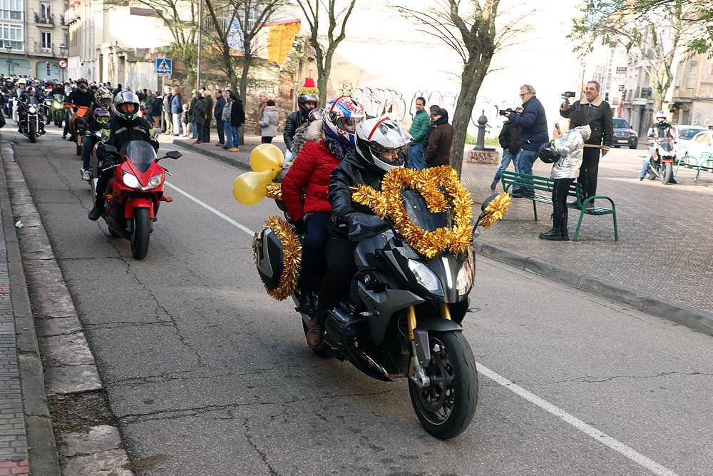 Papá Noel llega en moto