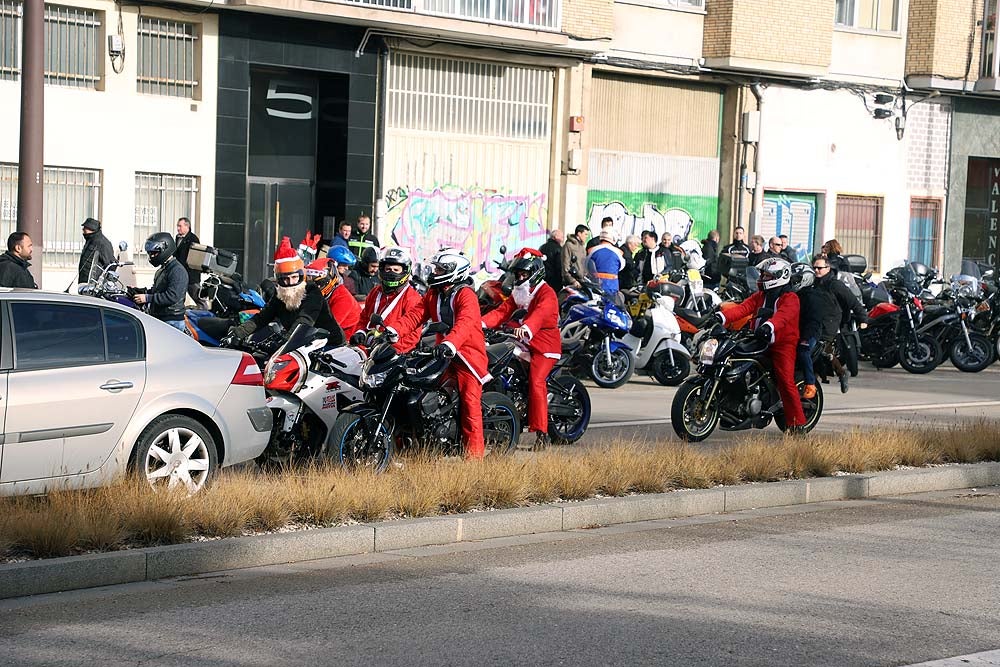 Papá Noel llega en moto