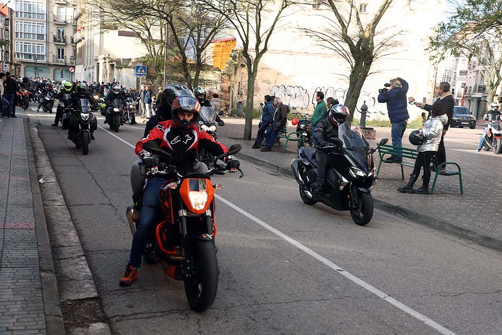 Papá Noel llega en moto