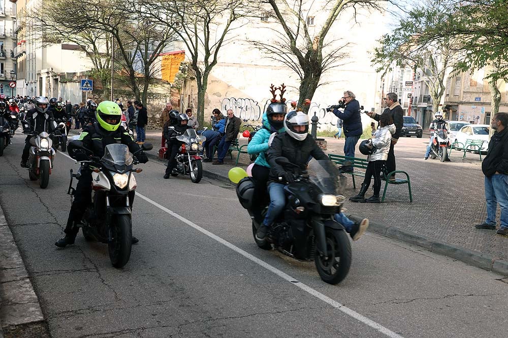 Papá Noel llega en moto