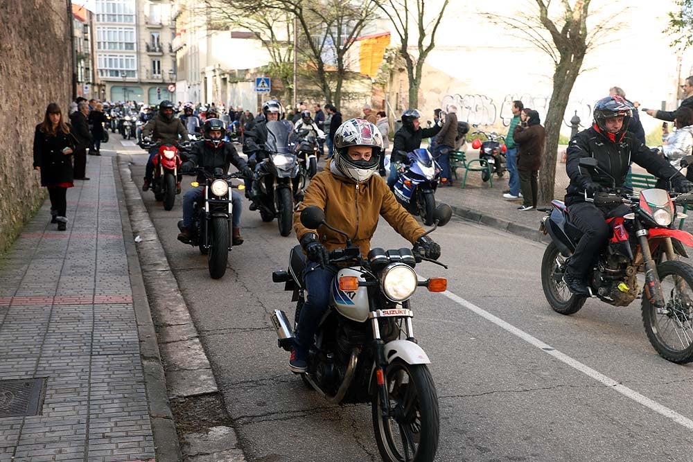 Papá Noel llega en moto