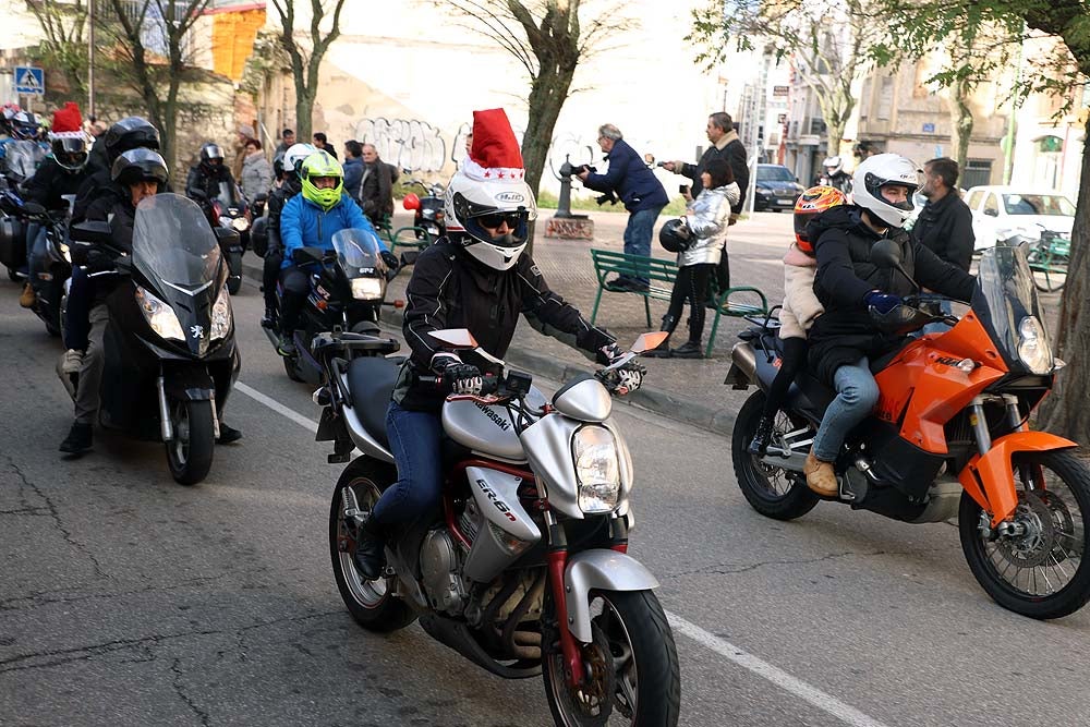 Papá Noel llega en moto