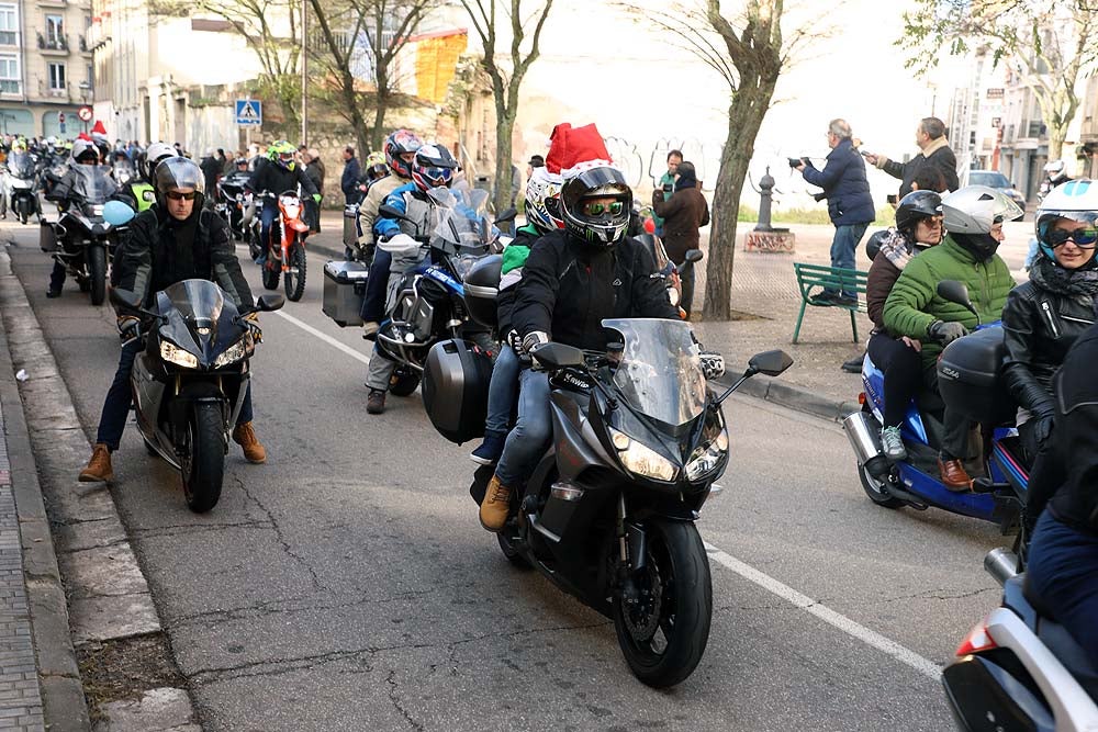 Papá Noel llega en moto