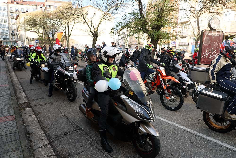 Papá Noel llega en moto