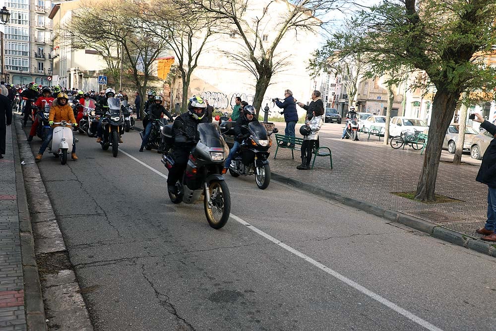 Papá Noel llega en moto