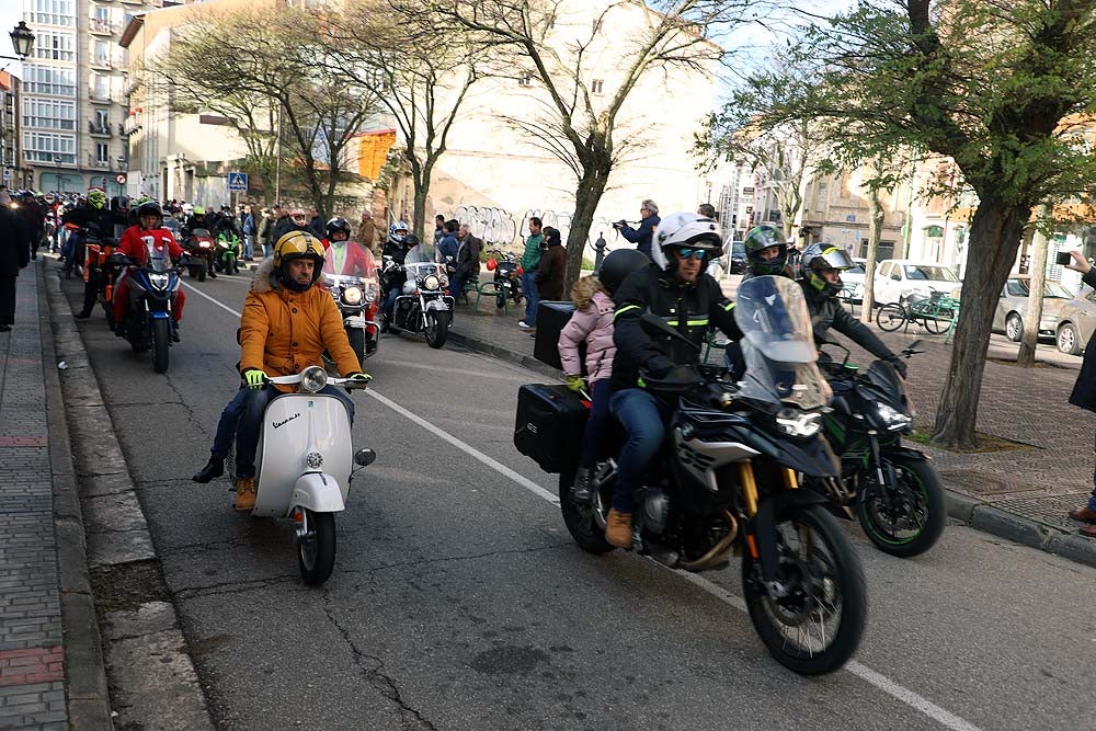 Papá Noel llega en moto