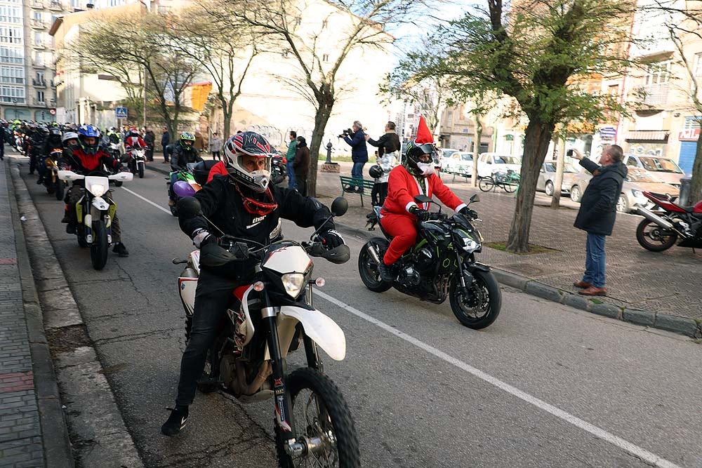 Papá Noel llega en moto