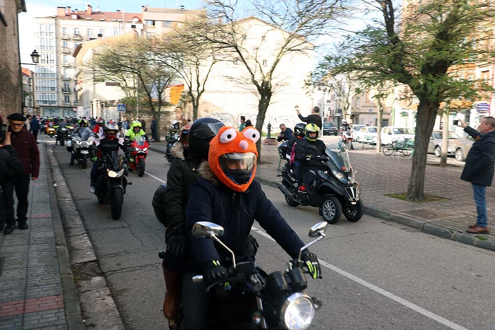 Papá Noel llega en moto