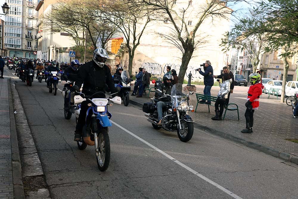 Papá Noel llega en moto