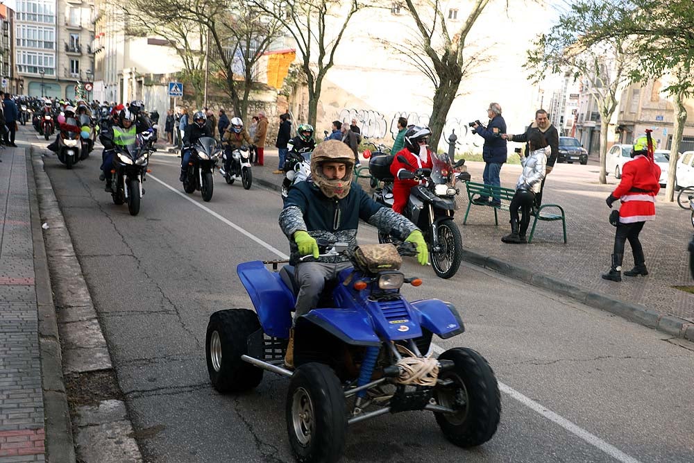 Papá Noel llega en moto