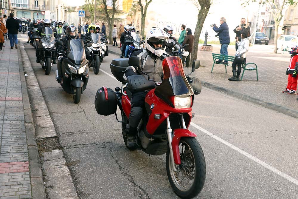 Papá Noel llega en moto