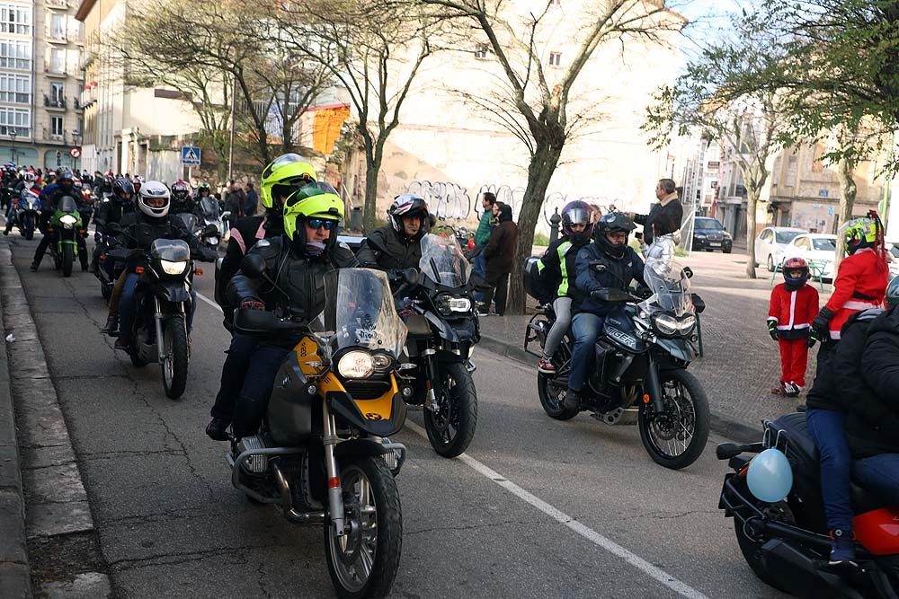 Papá Noel llega en moto