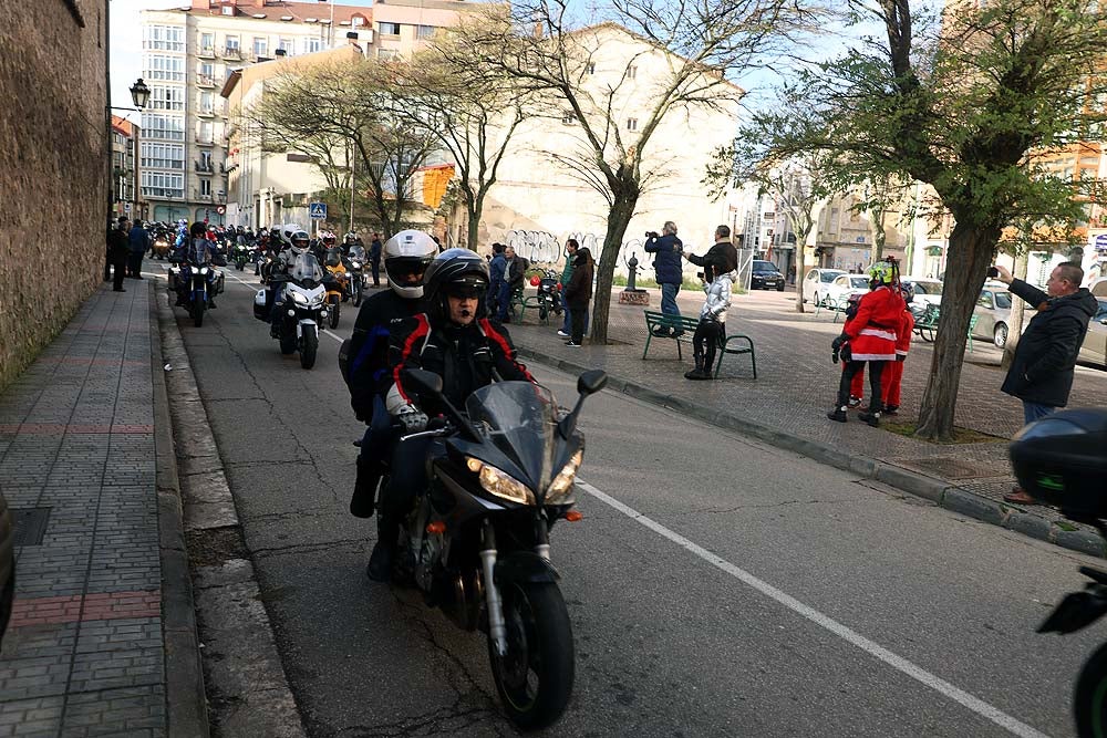 Papá Noel llega en moto