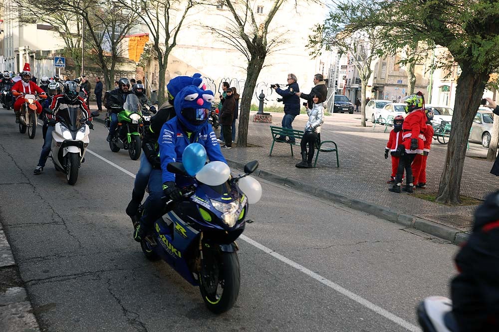 Papá Noel llega en moto