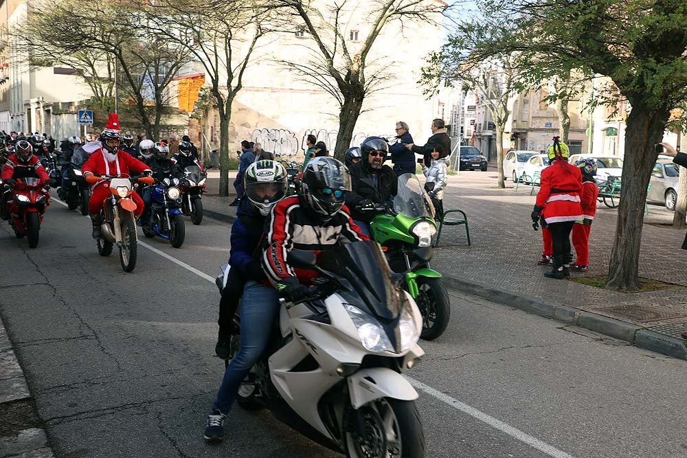 Papá Noel llega en moto