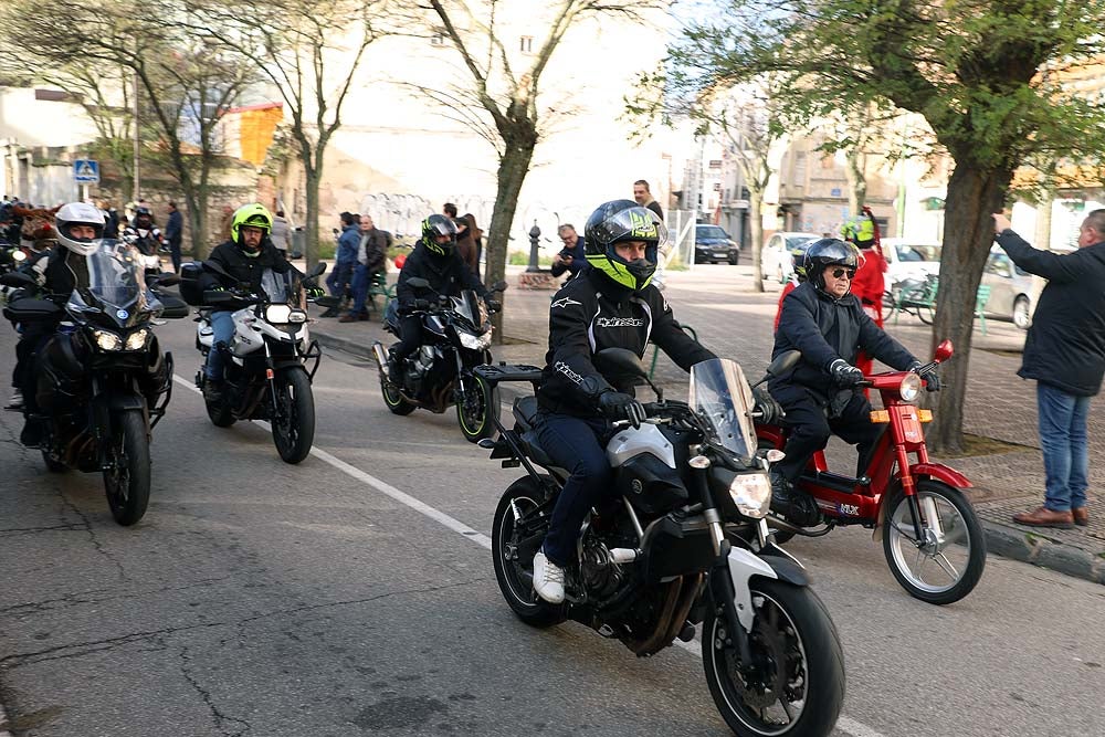 Papá Noel llega en moto