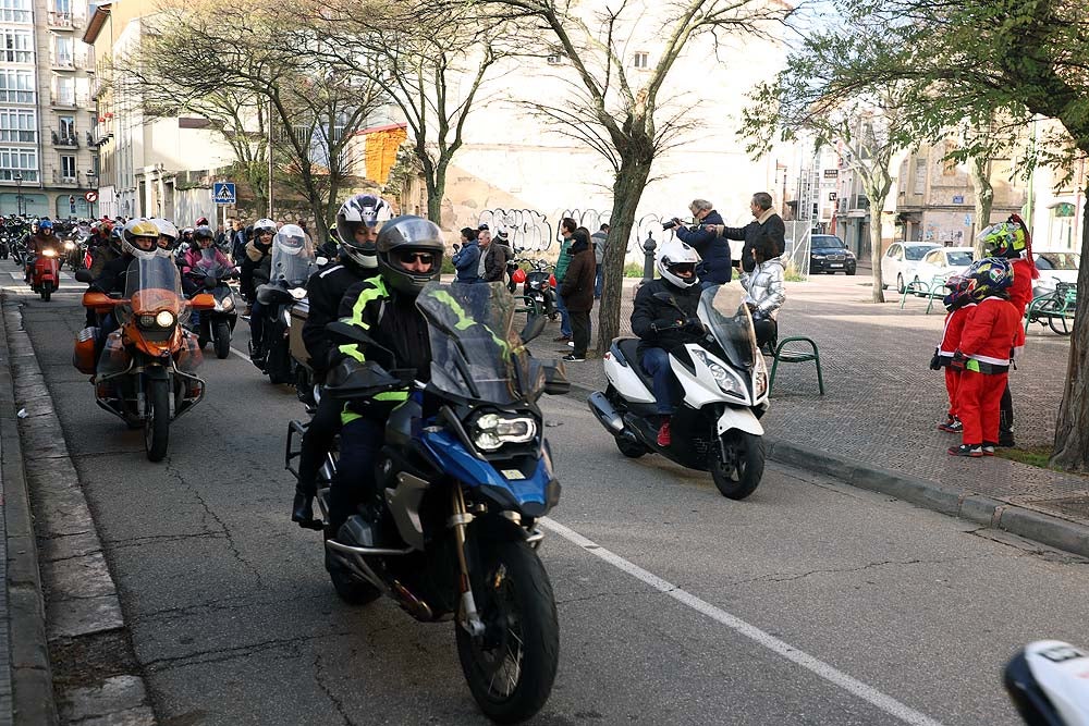 Papá Noel llega en moto