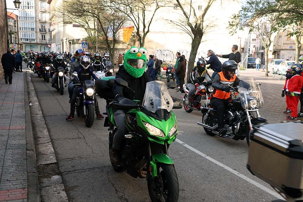 Papá Noel llega en moto