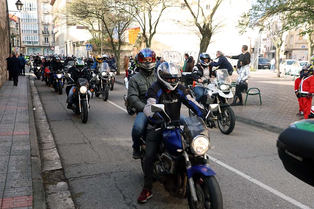 Papá Noel llega en moto