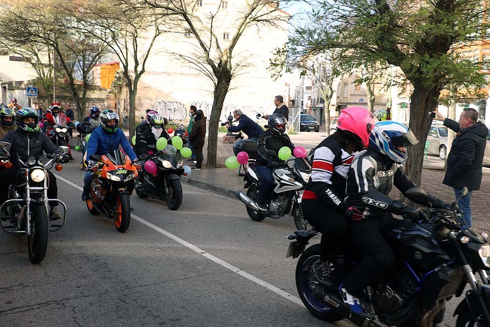 Papá Noel llega en moto