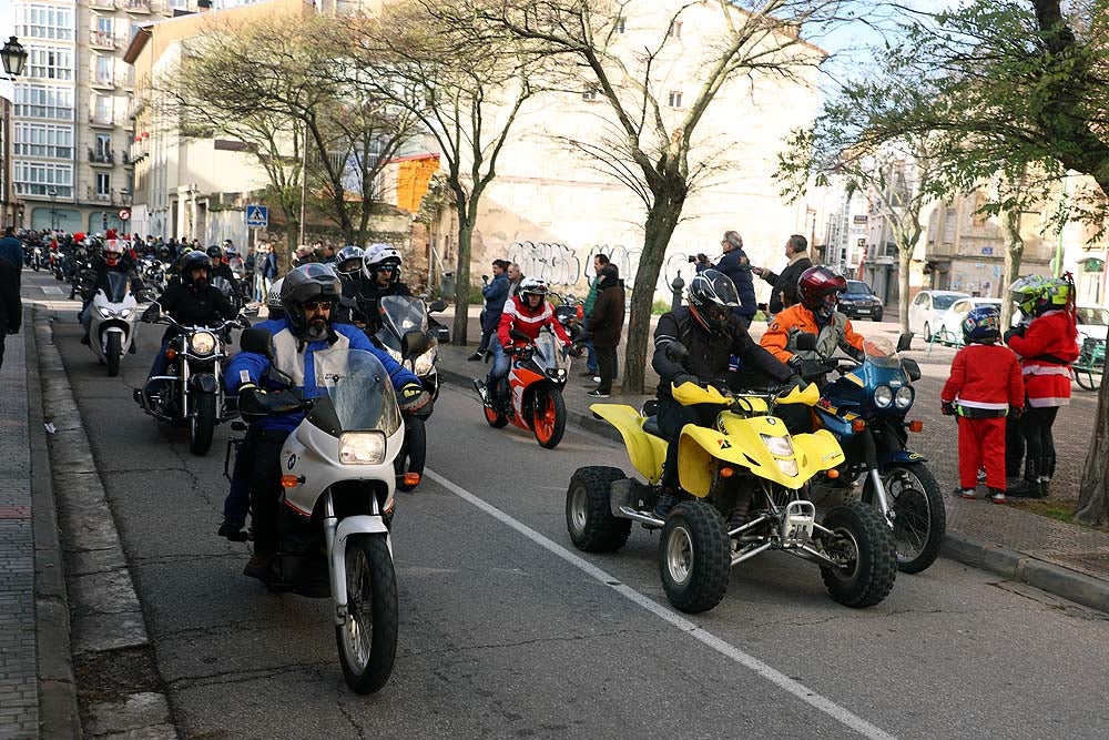 Papá Noel llega en moto