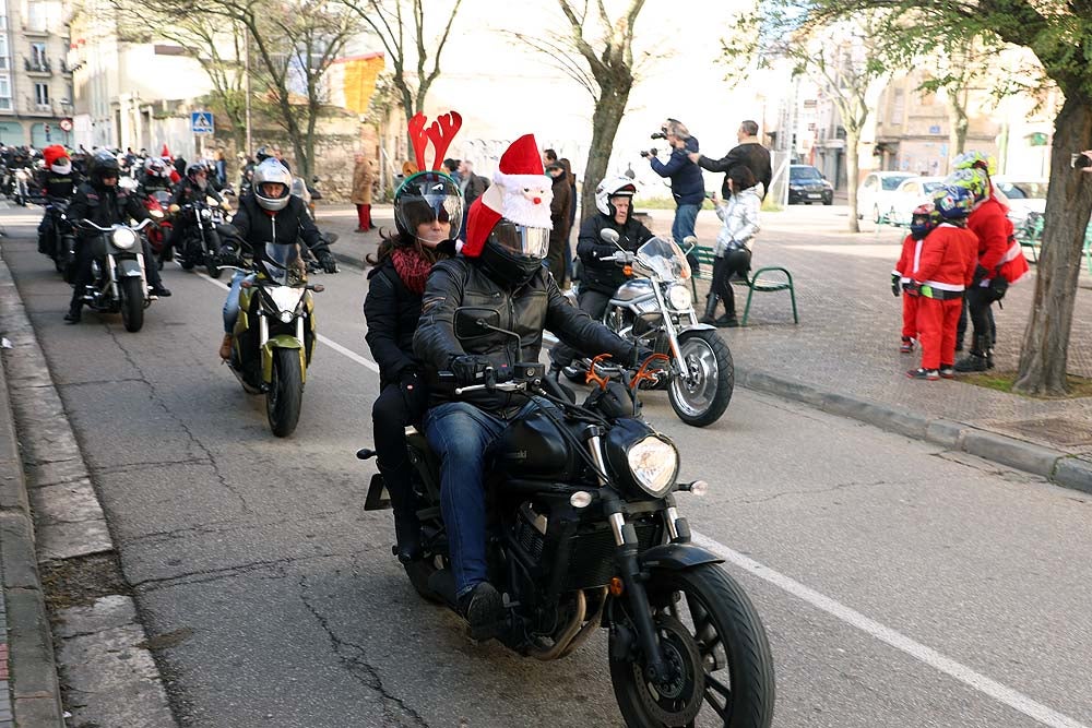 Papá Noel llega en moto