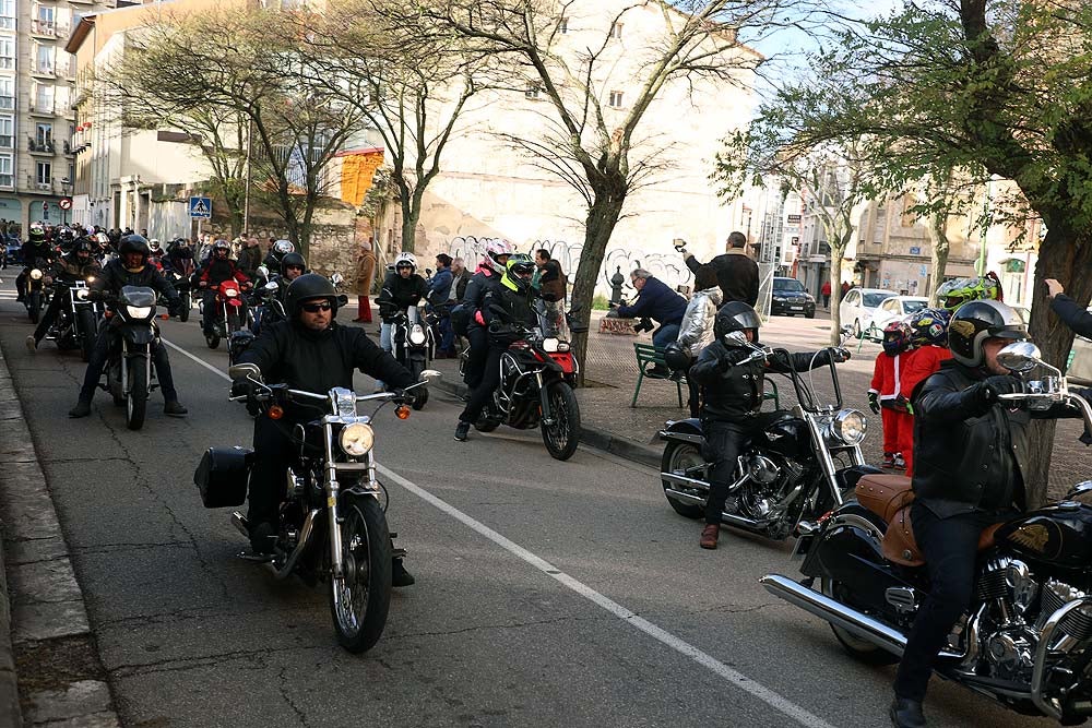 Papá Noel llega en moto