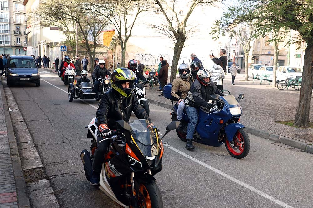 Papá Noel llega en moto