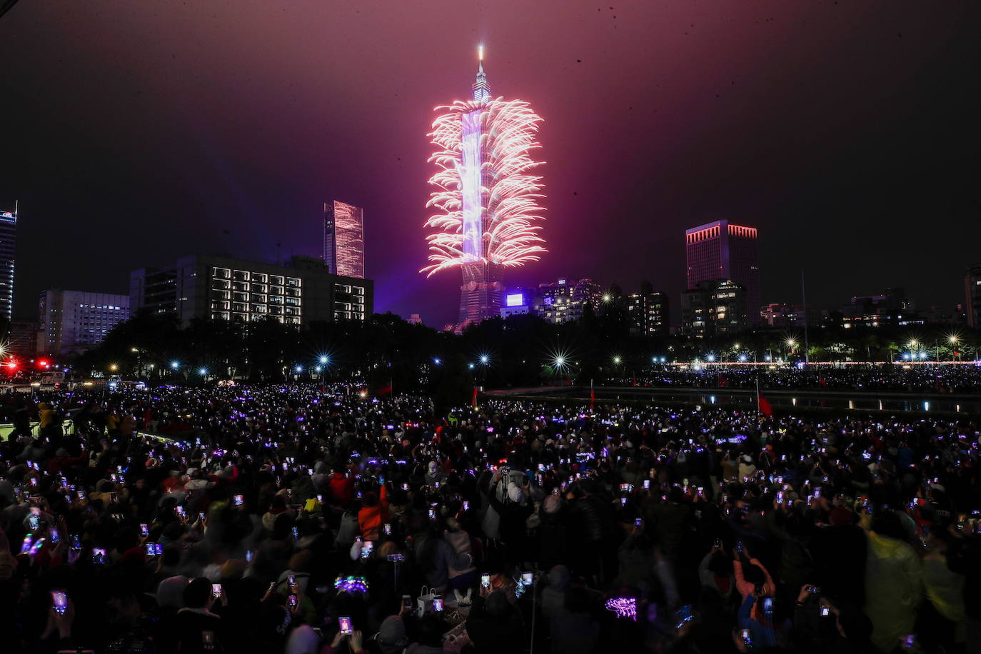 Espectáculo de luz en Taipei (Taiwan) para dar la bienvenida al nuevo año.