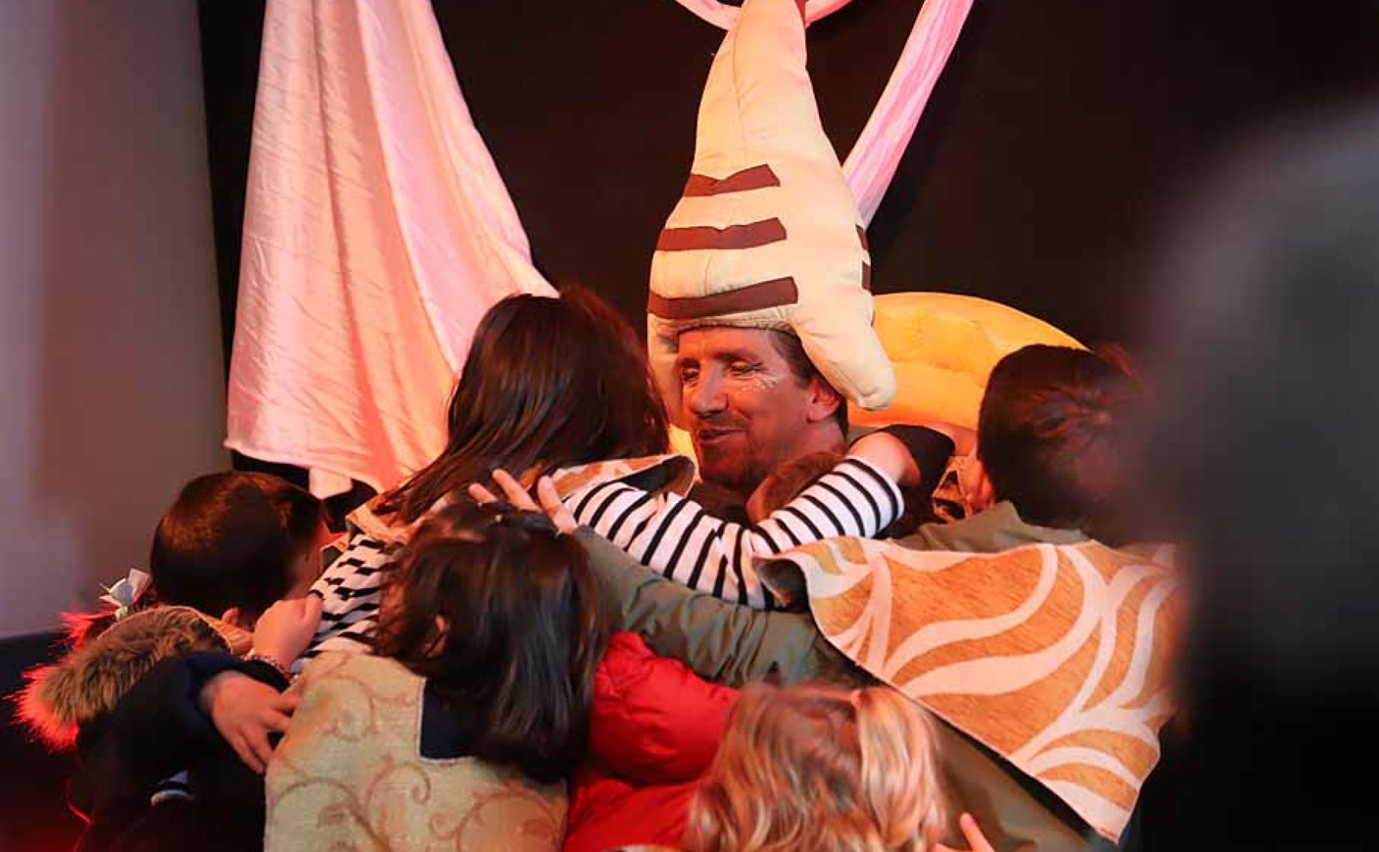 Los emsiarios de los Magos de Oriente están recibiendo ya a los niños de Burgos