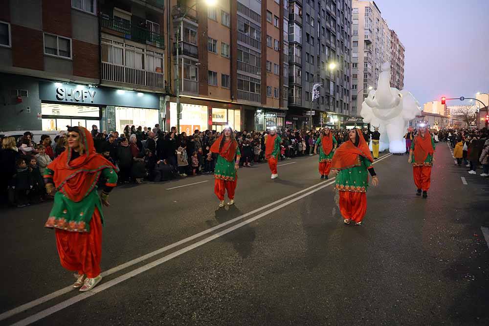 Multitudinaria Cabalgata para ver los primeros pasos de los Reyes en la capital burgalesa.