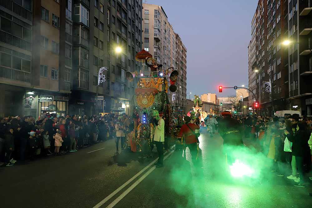 Multitudinaria Cabalgata para ver los primeros pasos de los Reyes en la capital burgalesa.