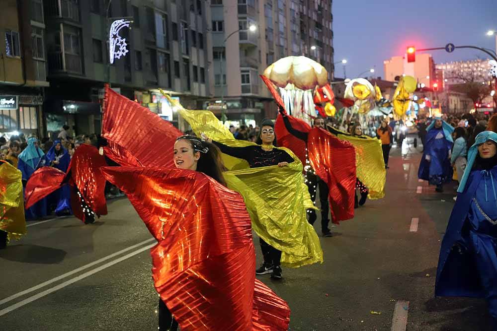 Multitudinaria Cabalgata para ver los primeros pasos de los Reyes en la capital burgalesa.