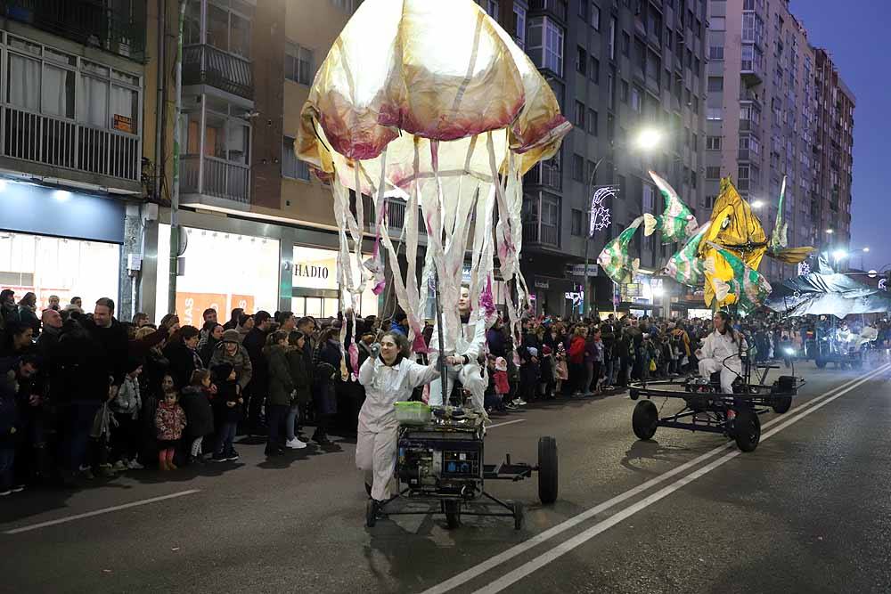 Multitudinaria Cabalgata para ver los primeros pasos de los Reyes en la capital burgalesa.