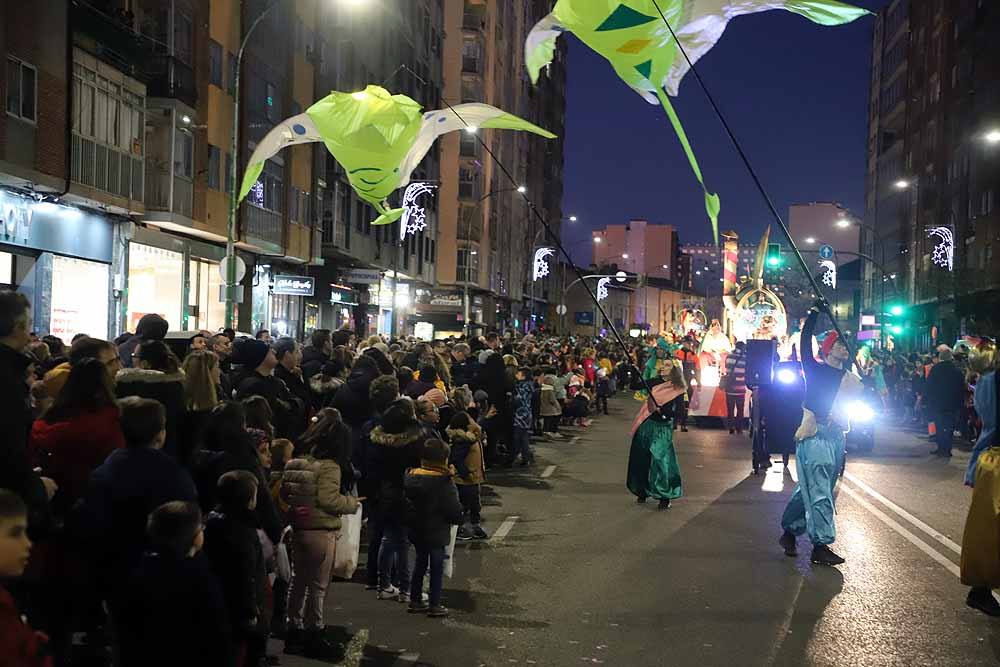 Multitudinaria Cabalgata para ver los primeros pasos de los Reyes en la capital burgalesa.