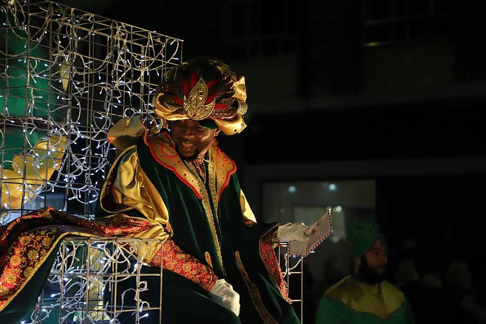 Multitudinaria Cabalgata para ver los primeros pasos de los Reyes en la capital burgalesa.