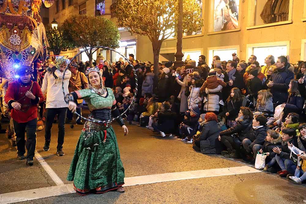 Multitudinaria Cabalgata para ver los primeros pasos de los Reyes en la capital burgalesa.